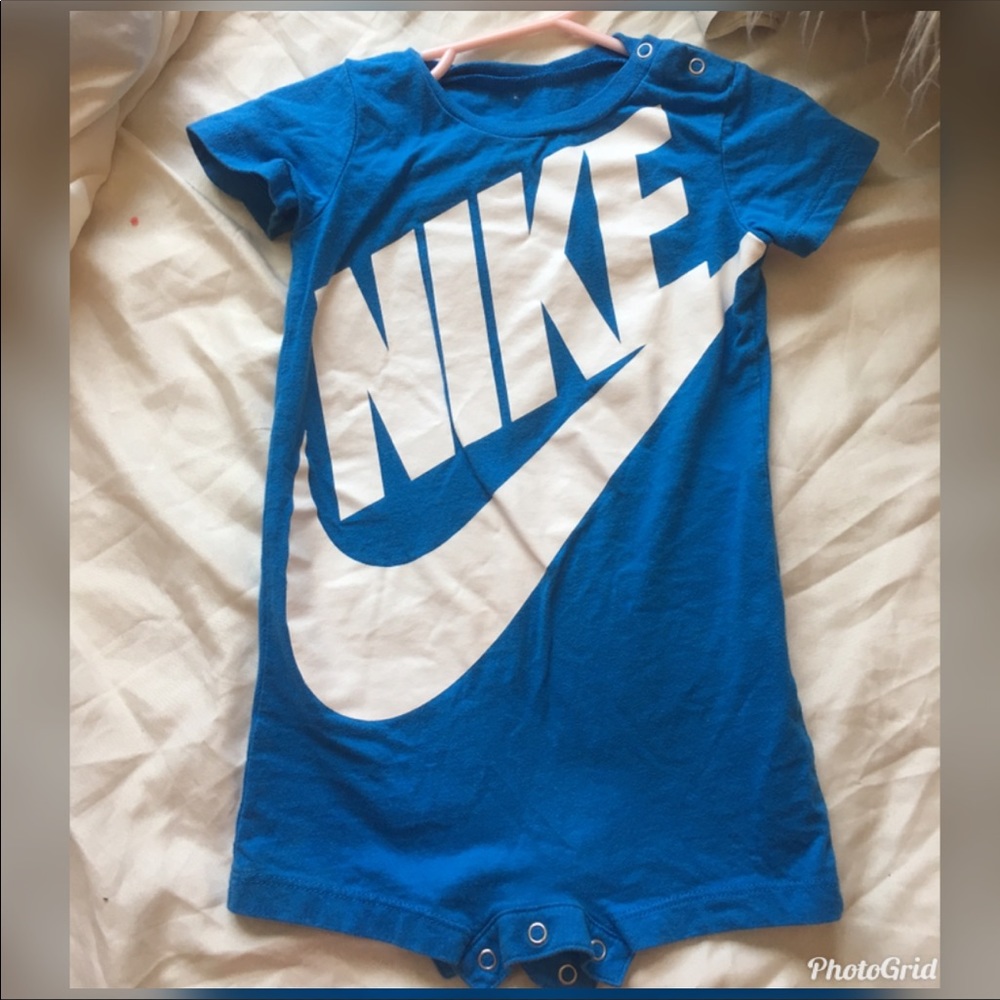 Nike onesie great condition